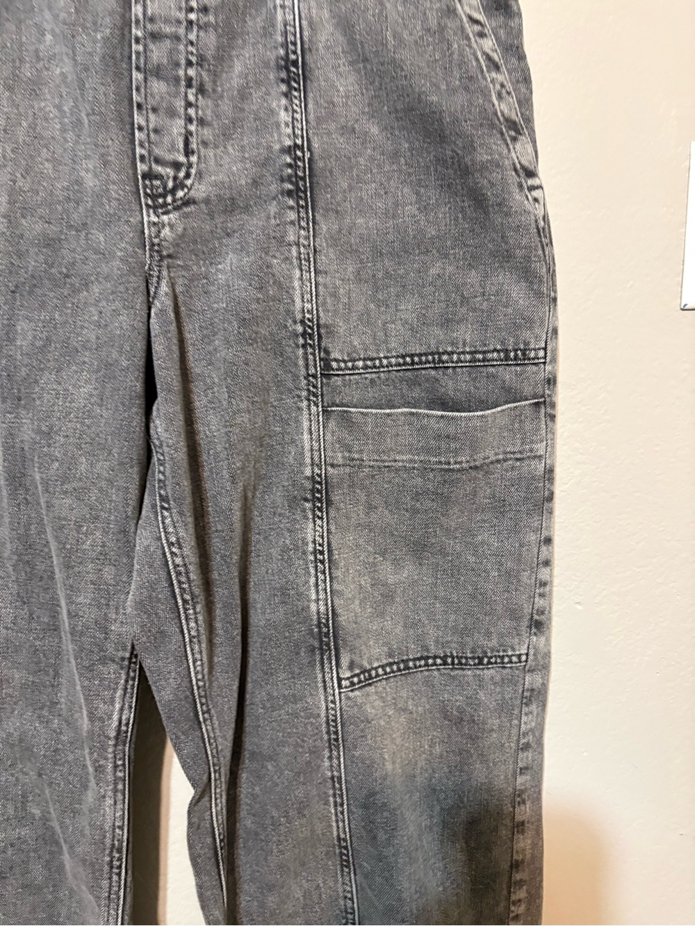 GAP Denim High Rise/Wide Leg Black Washed Cargo Style Jeans Size XL - Picture 4 of 16